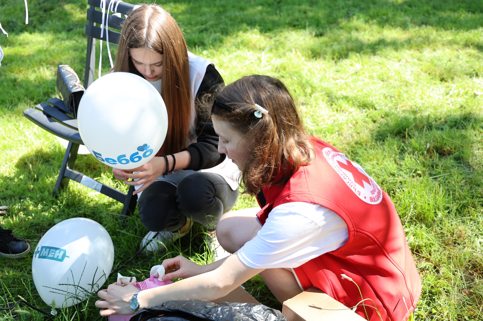 Плюсмен празнува Деня на детето с балони и подаръци
